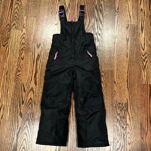 Child’s snow pants